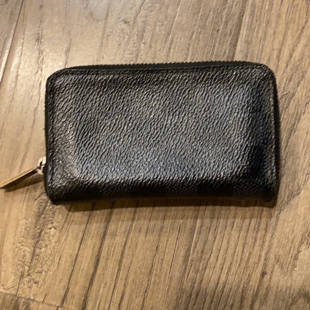 Louis Vuitton Small wallet